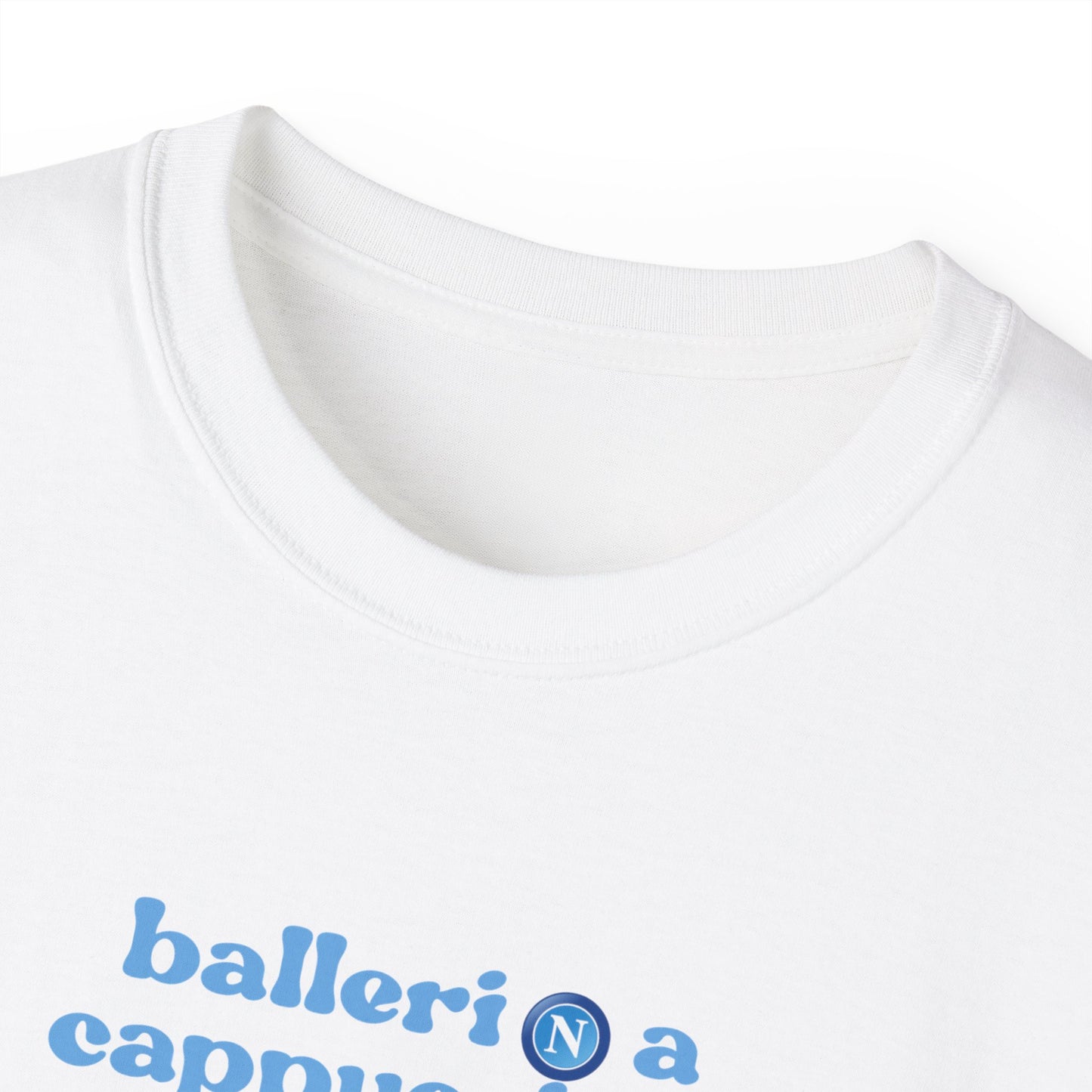 Close-up of Ballerina Cappuccina Napolitana McFratmina T-shirt collar and neckline stitching detail