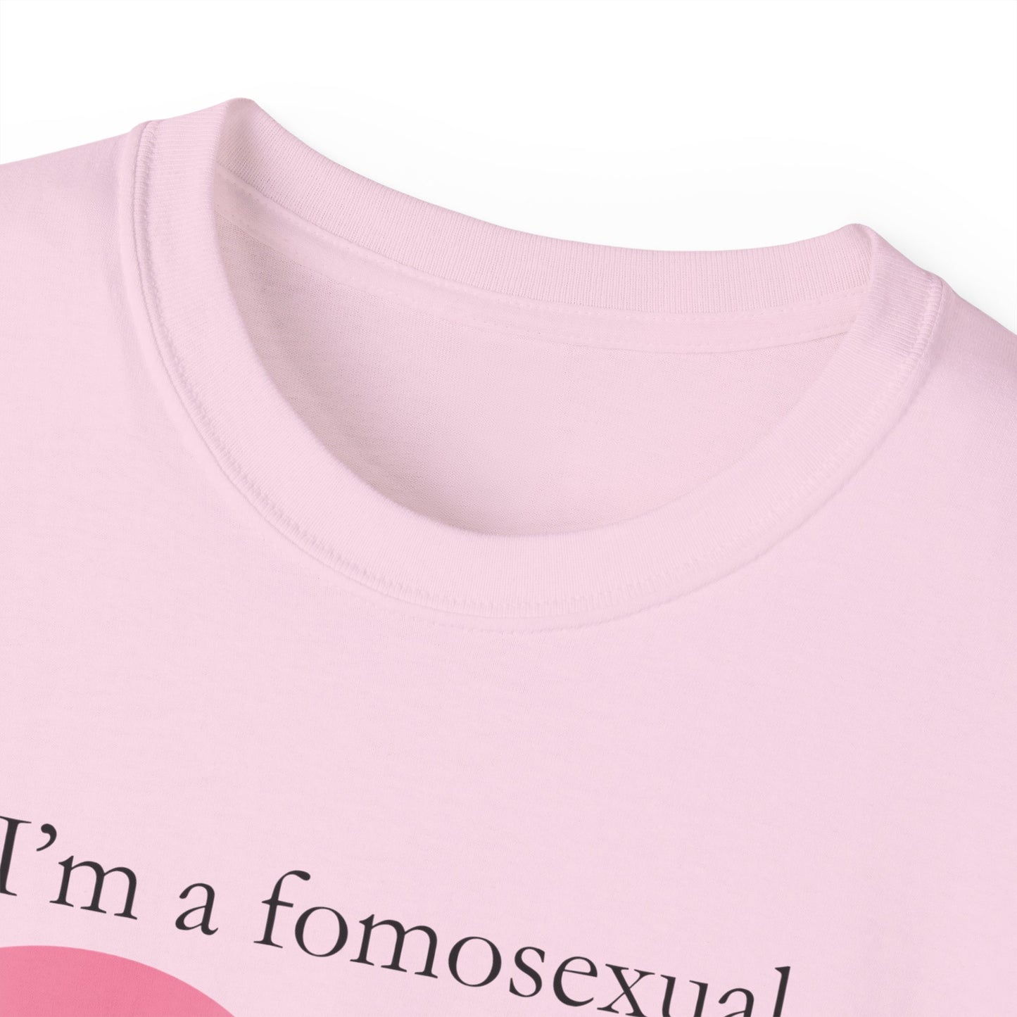 Collar close-up of FOMO T-shirt – soft cotton fabric detail