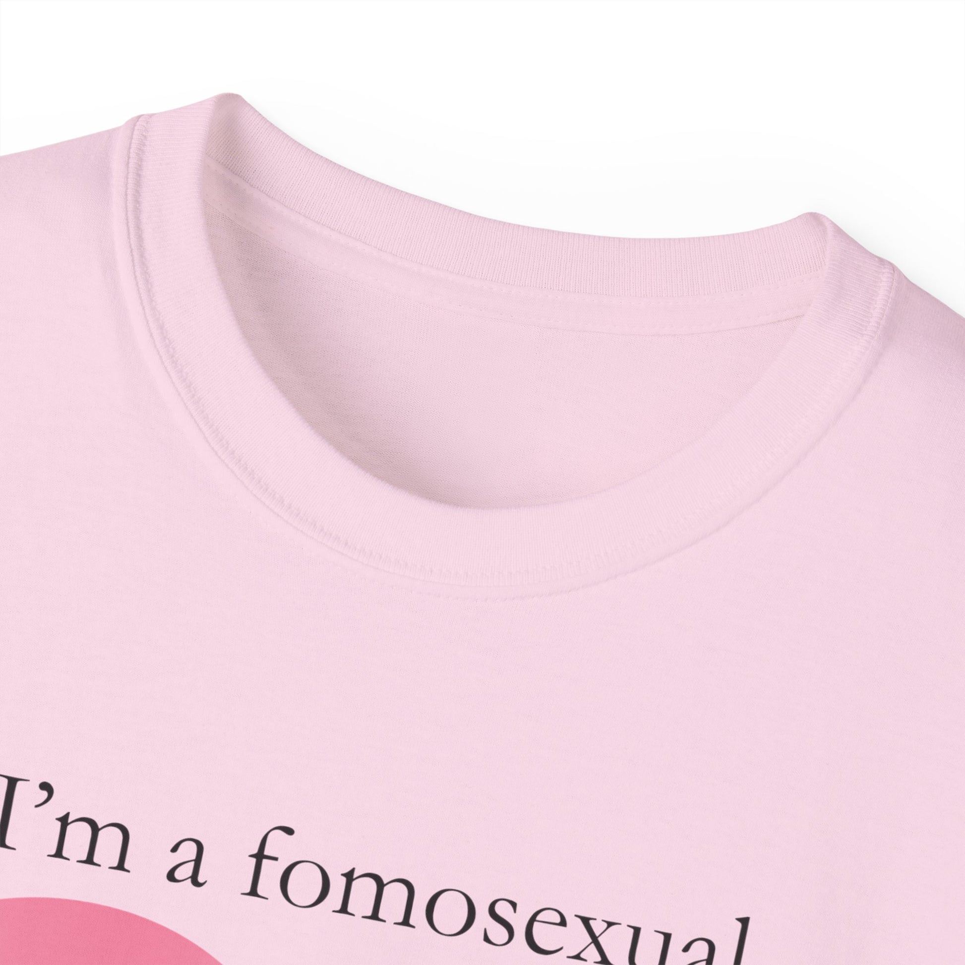 Collar close-up of FOMO T-shirt – soft cotton fabric detail